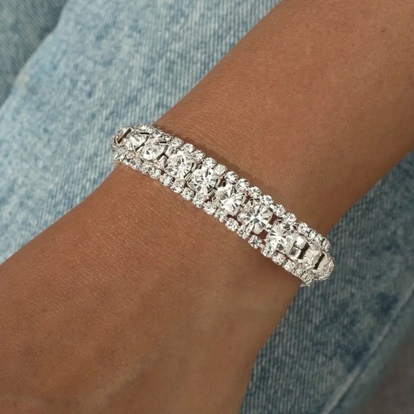 New Rhinestone Diamond Silver Glam Sparkly Bling Bracelet - Picture 1 of 6